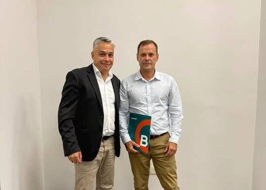 Villa Huidobro incorporó un nuevo camión para fortalecer los servicios municipales