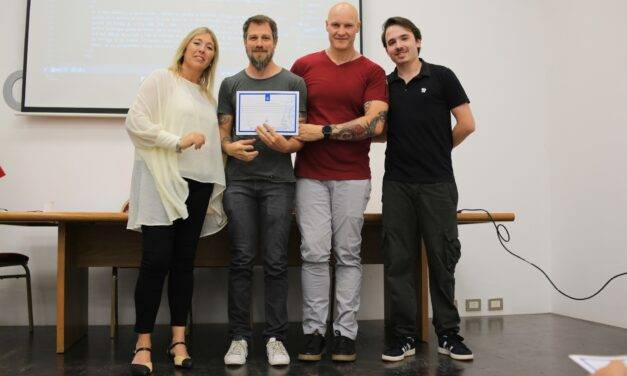 General Levalle: entrega de certificados de los cursos de la Universidad Popular