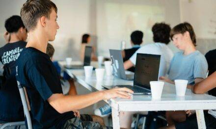 Las Higueras fue sede de una capacitación en Inteligencia Artificial Generativa para jóvenes