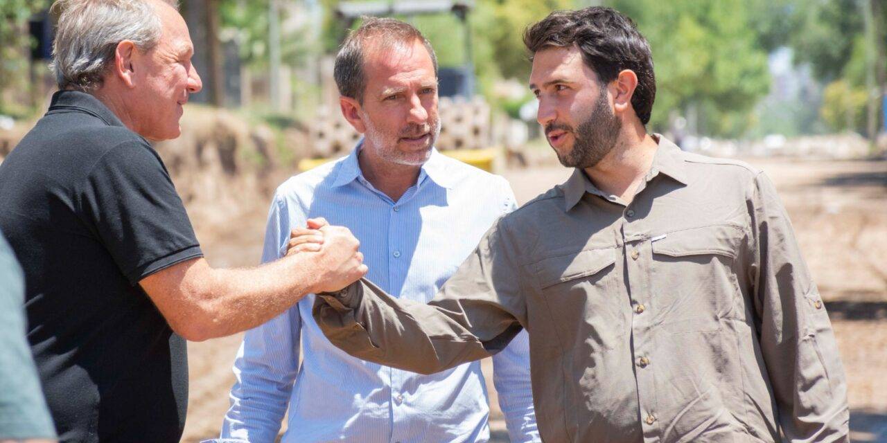 De Rivas recorrió obras de pavimentación en Alberdi y anunció un nuevo frente de trabajo