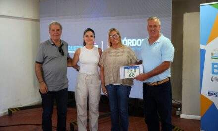 General Levalle: la Provincia entregó maquinaria y fondos para obras en la Cuenca Alta La Picasa