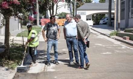 Río Cuarto: Avanzan las obras de pavimentación con adoquines municipales