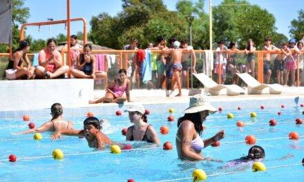 Torneo de Natación en Monte de los Gauchos