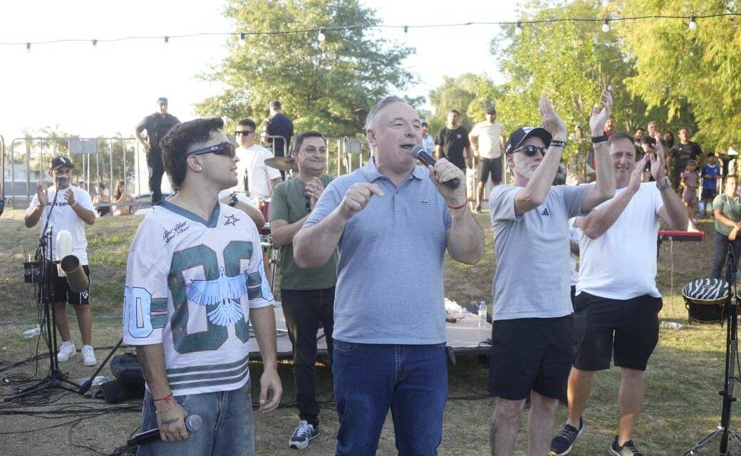 Simón Aguirre adelantó la «Noche del Cuarteto» del Festival de Villa María en el parador puerto madero ante más de 3000 personas