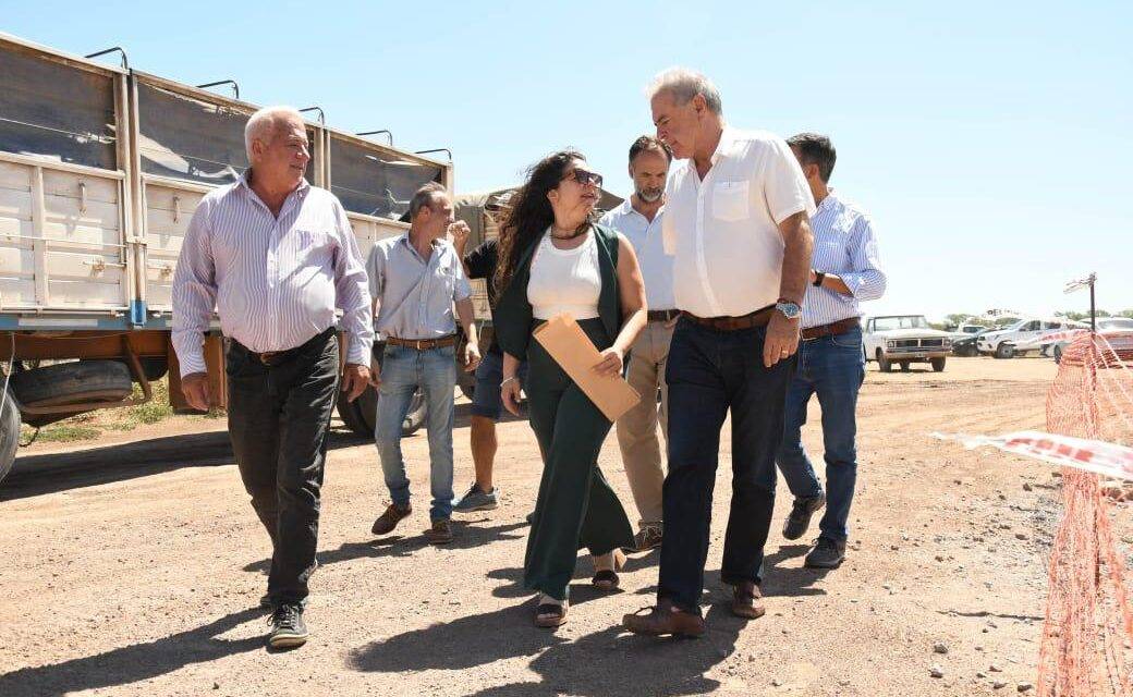 Alejandro Roca recibió aportes por $90 millones y avanzó en obras junto al ministro Busso