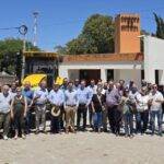 Entrega de aportes y maquinaria en Carnerillo y Chucul