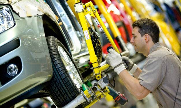 Producción en peligro: la industria automotriz sufre una abrupta caída interanual del uso de su capacidad