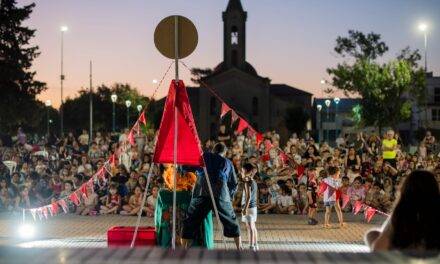 Vicuña Mackenna: gran convocatoria en una noche de títeres al aire libre para toda la familia