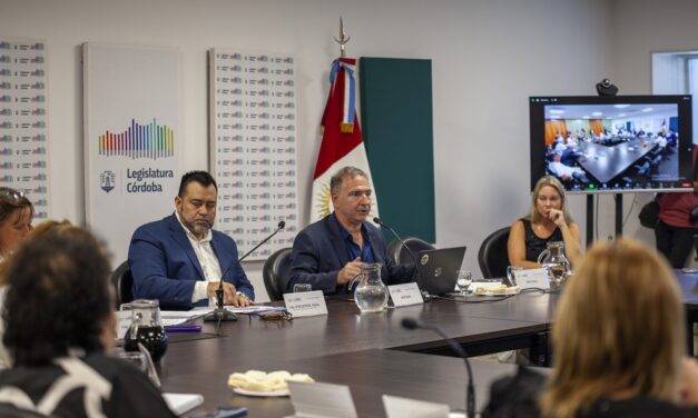 El ministro de Educación provincial expuso en la Legislatura los lineamientos de su cartera para el 2026