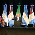 Lanzarán un plan para entregar 5 mil nuevas viviendas y 10.000 lotes