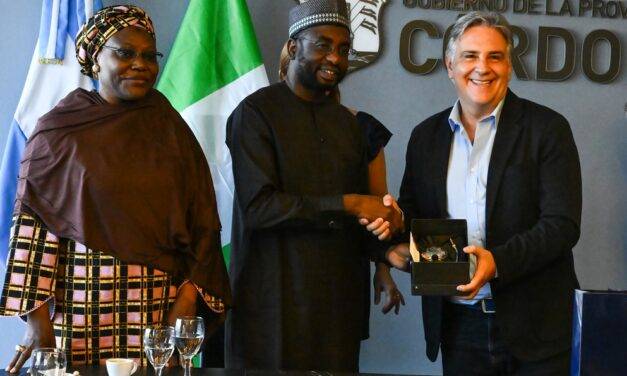 Llaryora se reunió con la delegación de Nigeria