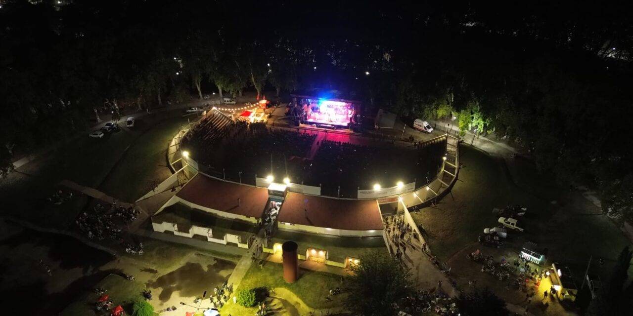 Gran Éxito en la Segunda Noche de Las Peñas del Anfi