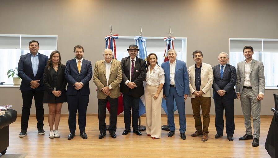 Prunotto recibió al alcalde de Copiapó y a autoridades chilenas para fortalecer la integración regional