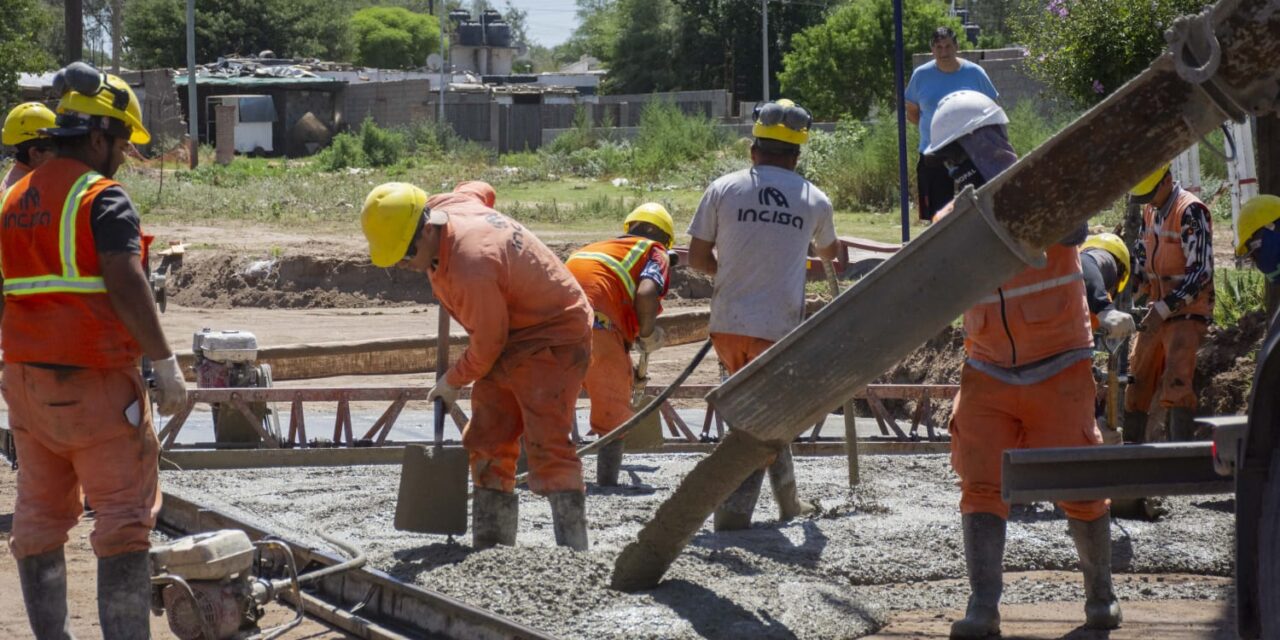 Continúa de manera intensiva el Plan de 100 cuadras de pavimento en Río Cuarto