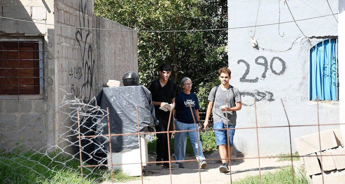 La UNRC repartió 200 unidades de repelente para prevenir el dengue