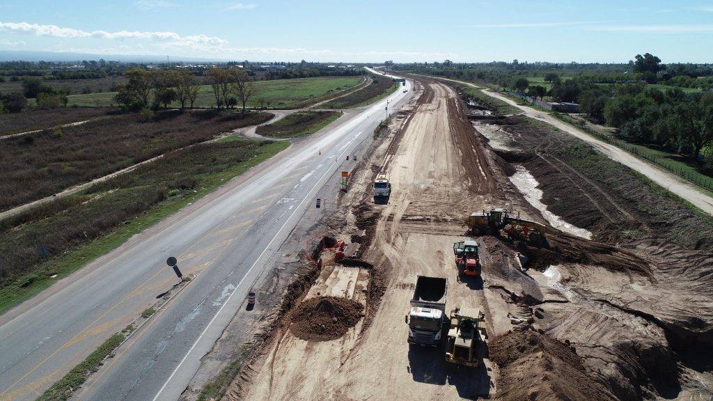 Circunvalaciones, autovías y rutas estratégicas: La Provincia profundiza su inversión vial