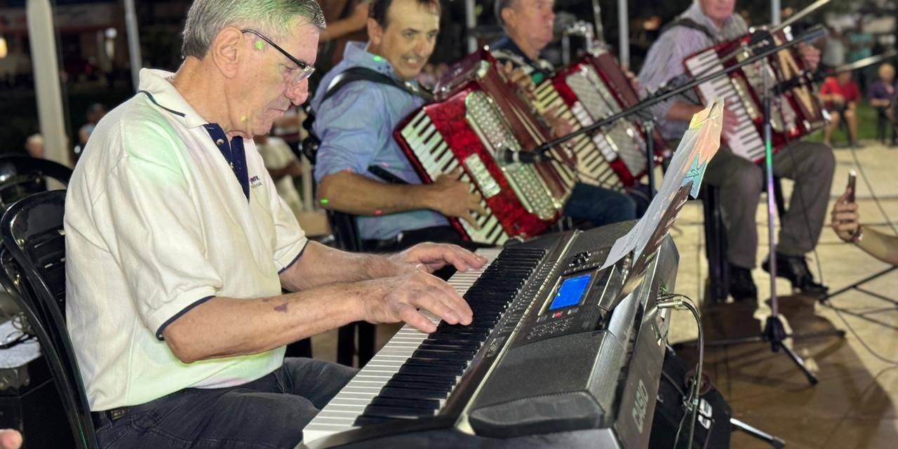 Villa Nueva vivió una noche histórica con el Festival del Acordeón