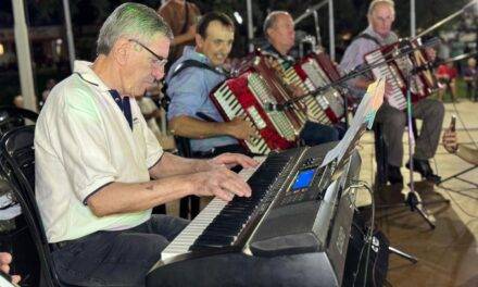 Villa Nueva vivió una noche histórica con el Festival del Acordeón