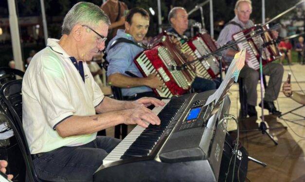Villa Nueva vivió una noche histórica con el Festival del Acordeón