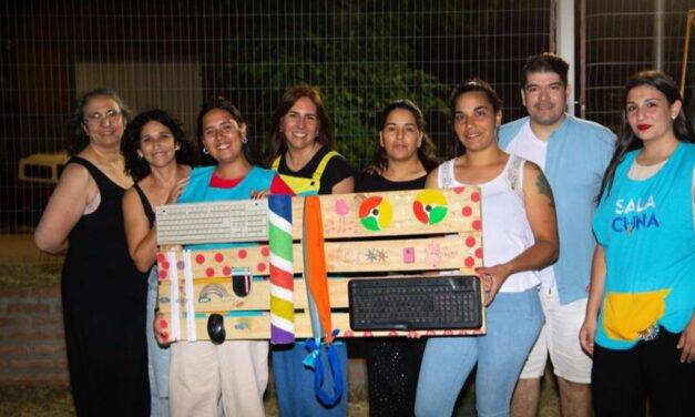 Adelia María: finalizó el curso de Cuidador Infantil con la entrega de paneles sensoriales a instituciones locales