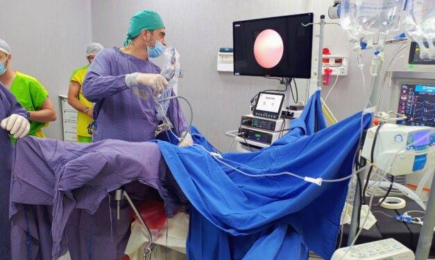 La salud pública suma tecnología: primera intervención urológica con láser en el sistema provincial