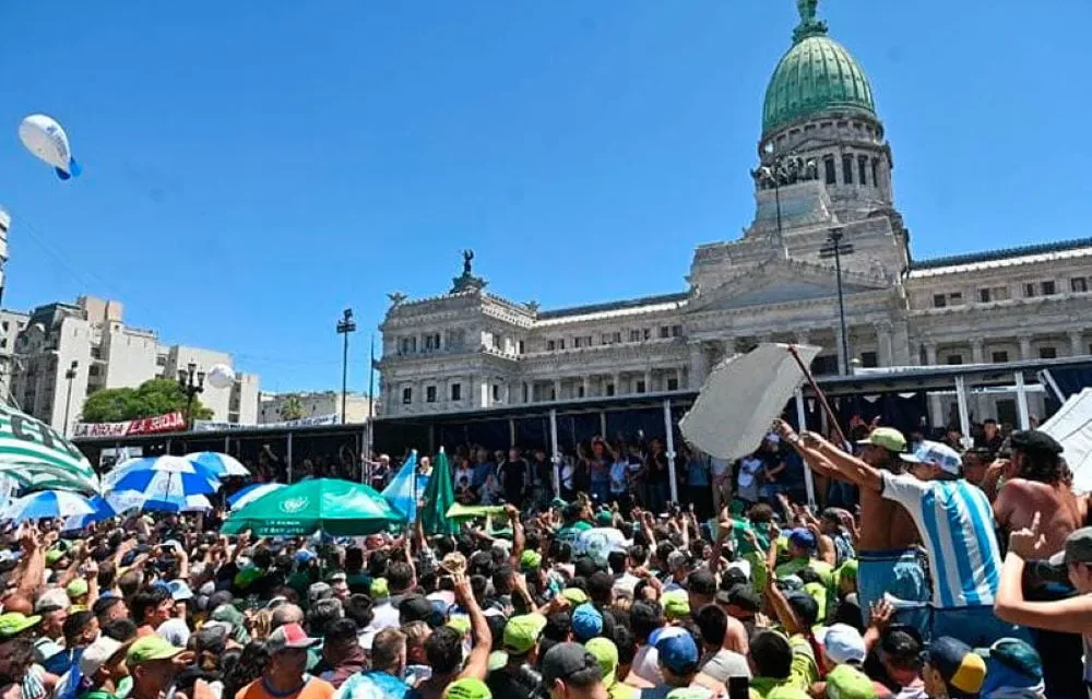 Reforma laboral: para este miércoles, gremios de transporte llamaron a un cese de tareas y ATE a un paro