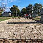 Bengolea inició la obra de adoquinado en el ingreso a la localidad