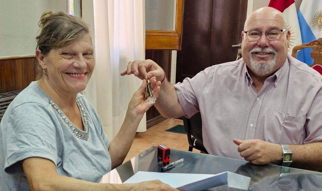 Coronel Moldes: se realizó la entrega de dos viviendas del programa “Juntos por Nuestra Casa”