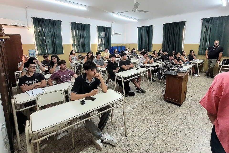 Comenzó en Alejandro Roca una capacitación para operadores de planta manisera