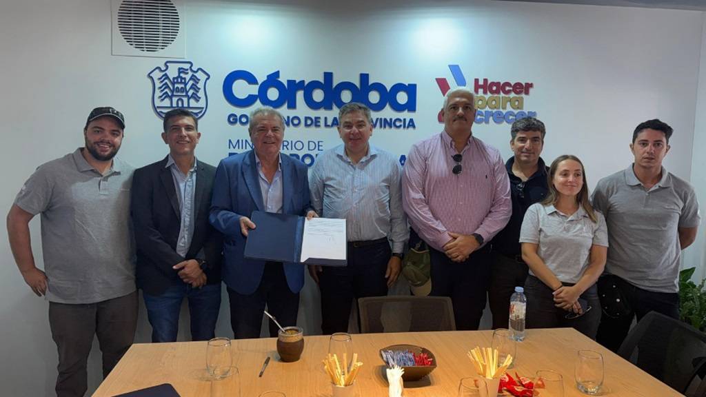 Córdoba: firman la nueva resolución acerca del uso de drones en el campo