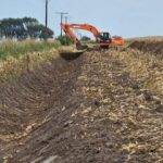 Sudeste cordobés: avanza la obra hídrica que evitará anegamientos en 2.800 hectáreas productivas