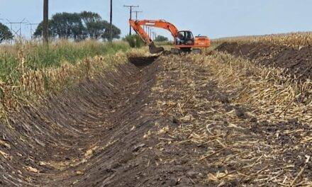 Sudeste cordobés: avanza la obra hídrica que evitará anegamientos en 2.800 hectáreas productivas