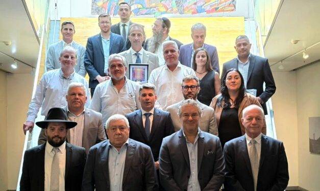 La Carlota: Natalia Bellón participó de un encuentro institucional por el aniversario del atentado a la AMIA