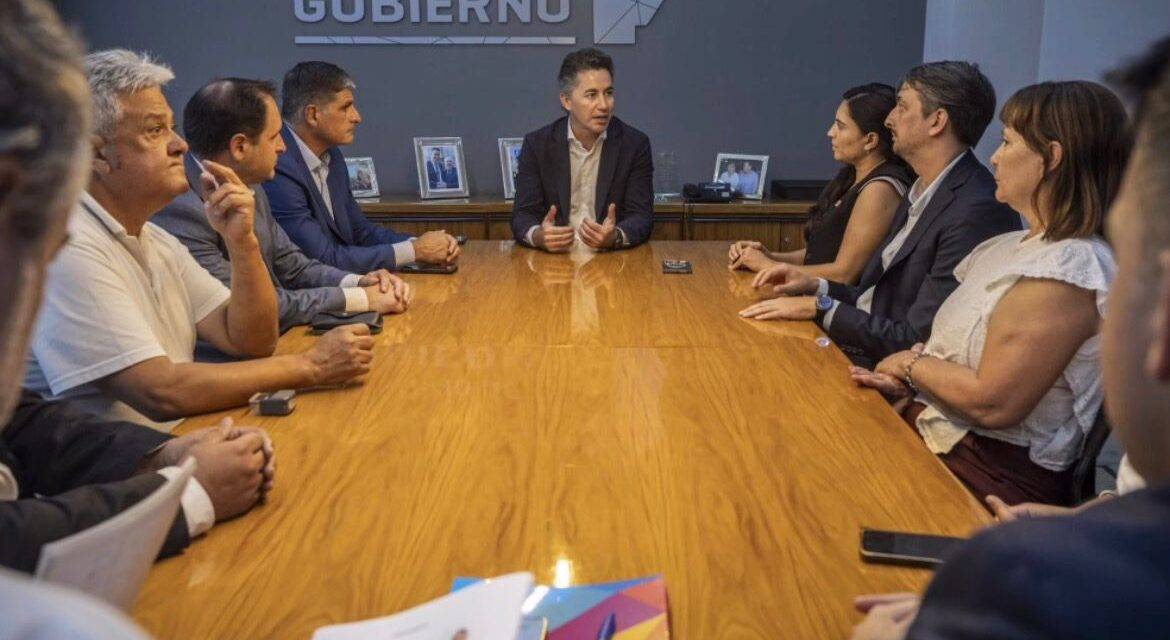 Charras avanza con la obra de gas natural en Villa Colón tras la firma de un crédito