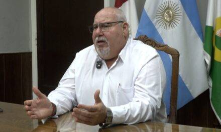 Coronel Moldes entregó seis viviendas y reclama asistencia tras los daños por tormentas