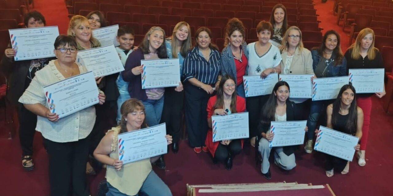 La Cautiva: más de 30 egresadas recibieron sus certificados en la Diplomatura en Acompañantes Comunitarias