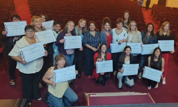La Cautiva: más de 30 egresadas recibieron sus certificados en la Diplomatura en Acompañantes Comunitarias