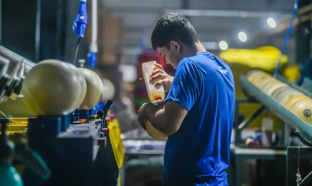 Empujada por la crisis que pone en jaque al sector, la UIA confrontó a Milei: «Sin industria no hay Nación»