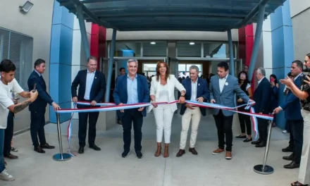 El gobernador abrió el ciclo lectivo 2026 en la localidad de San Pedro en Traslasierra