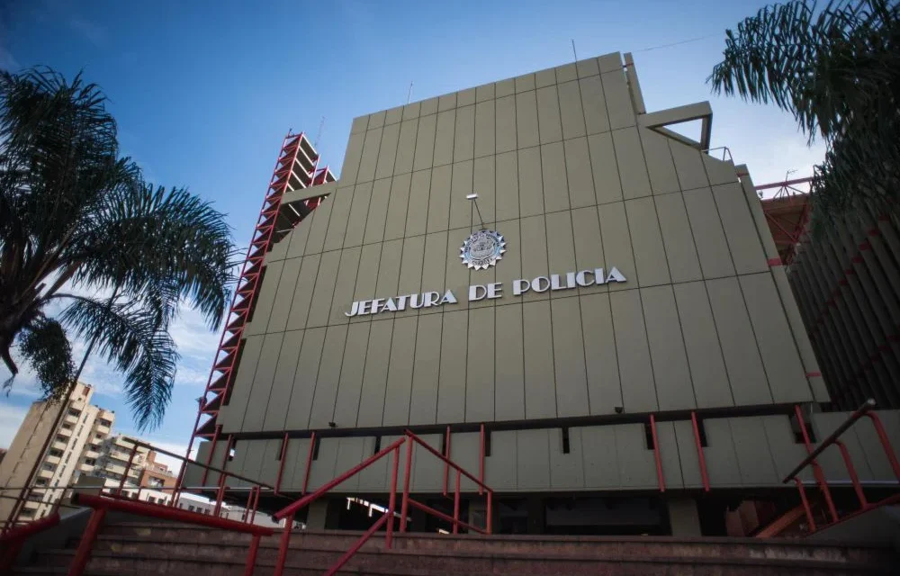 De Loredo planteó subir la edad jubilatoria de los policías y Llaryora lo desechó de plano