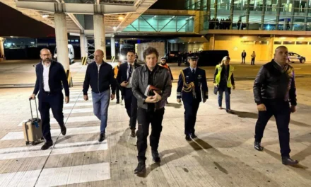 Milei viajó nuevamente a EE.UU. y este sábado se encontrará en Miami con Donald Trump