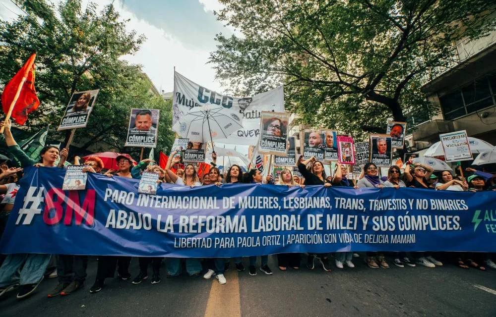Colectivos feministas de Córdoba marcharon este lunes en el marco del Día de la Mujer Trabajadora