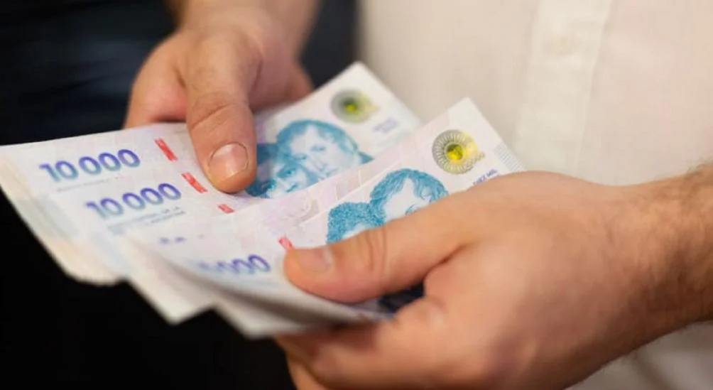 El Indec reveló que los salarios crecieron un 2,5% promedio en enero: por debajo de la inflación mensual