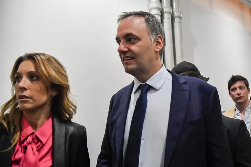 Patrimonio de Adorni en la mira: compró un departamento por u$s 230.000 con una hipoteca privada