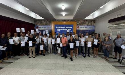 Villa Carlos Paz: El Municipio entregó 47 nuevas licencias de taxi