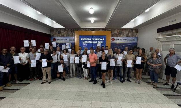 Villa Carlos Paz: El Municipio entregó 47 nuevas licencias de taxi