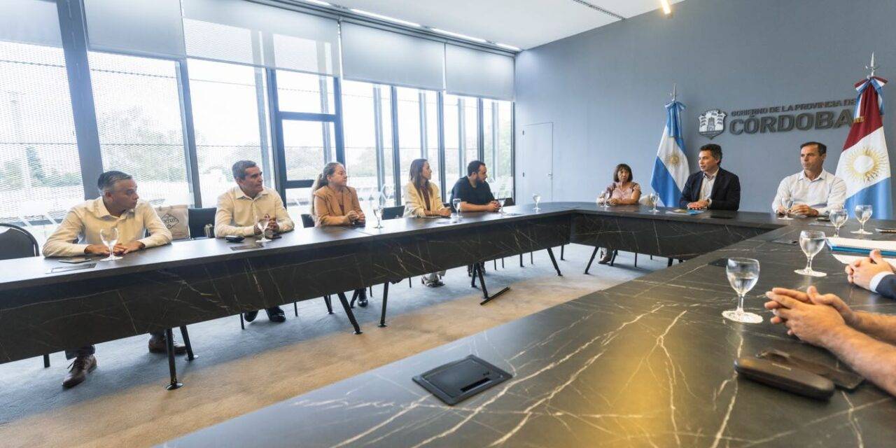 Villa Huidobro firmó un convenio por $200 millones para obras de cordón cuneta y adoquinado