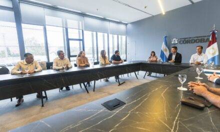 Villa Huidobro firmó un convenio por $200 millones para obras de cordón cuneta y adoquinado