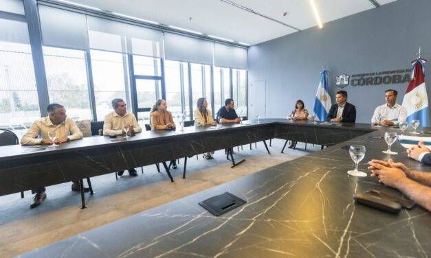 Villa Huidobro firmó un convenio por $200 millones para obras de cordón cuneta y adoquinado