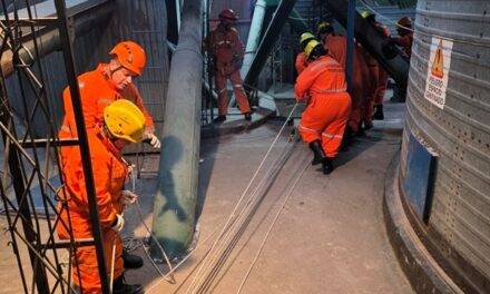 Bomberos de la región se capacitaron en rescate en altura en Ucacha